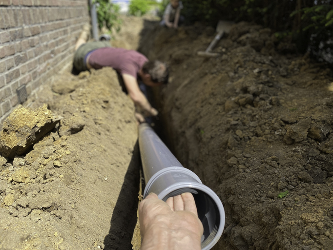 Trenchless Sewer Repair: When DIY Isn’t the Way